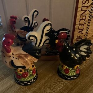Colorful Rooster & Hen Salt & Pepper Shakers Set